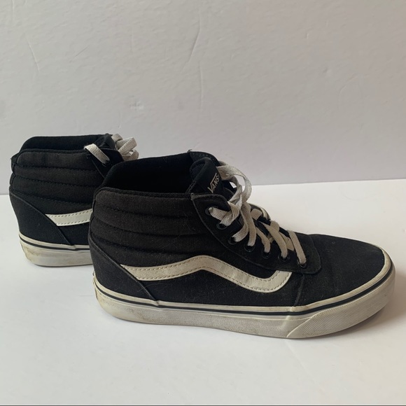 Vans High Top Classic Sneaker 7.5 - Picture 2 of 4